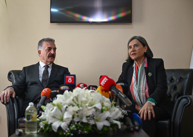 MHP ve AK Parti heyetlerinden DEM Parti'ye bayram ziyareti - Resim: 0