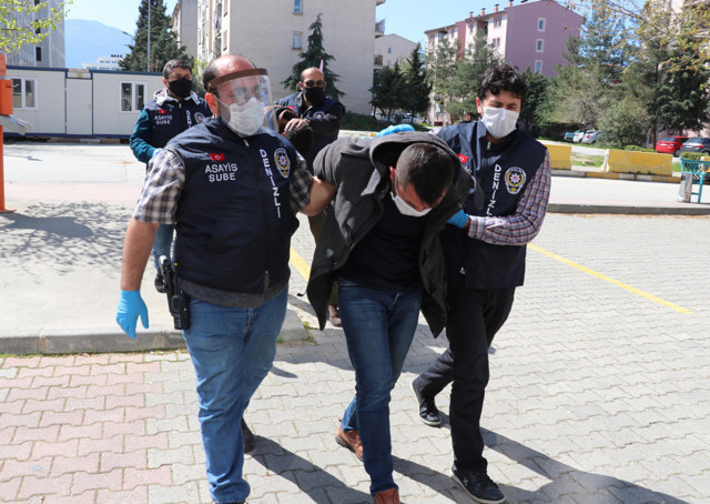 Denizli'de yok böyle vicdansızlık! içki içip asayişe gelen polisin burnunu kırdılar - Resim: 1