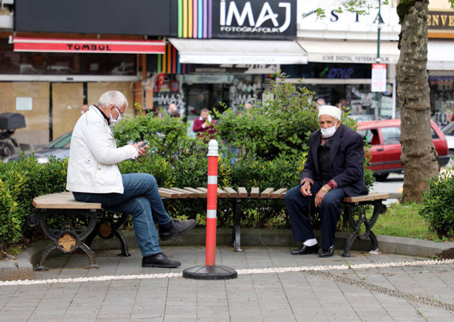 65 yaş ve üstünde 'kırık kalp sendromu' tehlikesi - Resim: 0