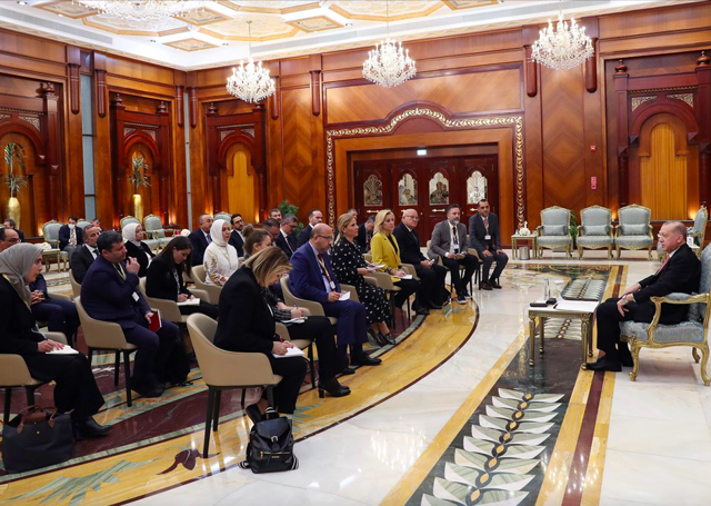 Cumhurbaşkanı Erdoğan'dan flaş döviz kuru ve faiz açıklaması! Kılıçdaroğlu'na el hareketi tepkisi - Resim: 0