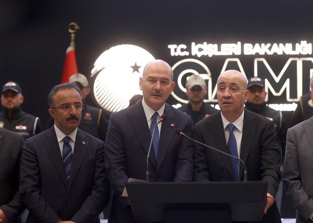 İçişleri Bakanı Soylu açıkladı! 704 FETÖ şüphelisine operasyon 543 kişi gözaltına alındı - Resim: 2