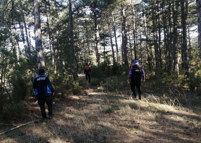 Kütahya'da yaşlı adam ekipleri harekete geçirdi - Resim: 0