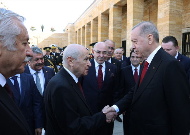 Cumhuriyet'in 100. yılı kutlanıyor! Cumhurbaşkanı Erdoğan Anıtkabir'in ardından tebrikleri kabul etti - Resim: 5