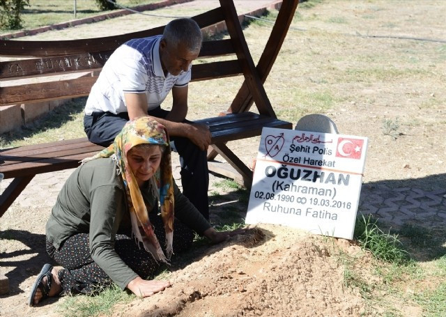 Günün en acı karesi! Şehit annesi yürekleri dağladı - Resim: 1