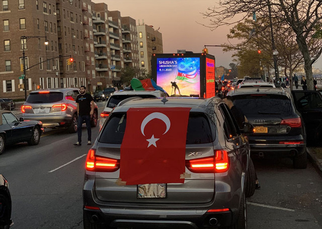 Azerbaycan'ın Şuşa'yı işgalden kurtarması New York'ta sevinçle karşılandı - Resim: 0