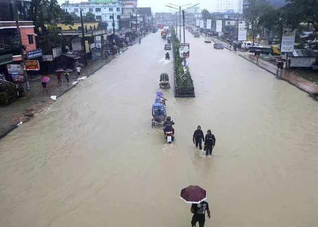 Hindistan ve Bangladeş'i muson yağmurları vurdu: En az 34 ölü var - Resim: 0