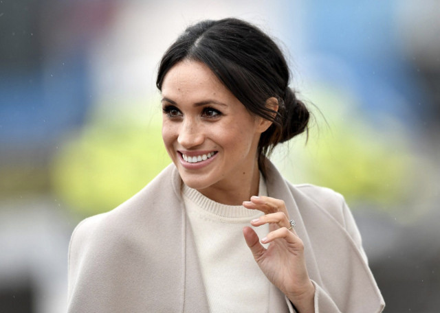 Sadece 5 dakikada hazırsınız kraliyet ailesine yakışır Meghan Markle topuzu - Resim: 1
