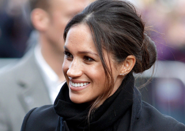 Sadece 5 dakikada hazırsınız kraliyet ailesine yakışır Meghan Markle topuzu - Resim: 0