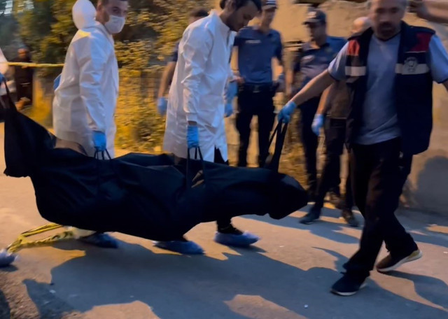 İstanbul'da kan donduran olay! Kiracının boşalttığı eve giren ev sahibi bazanın altında ceset buldu - Resim: 0