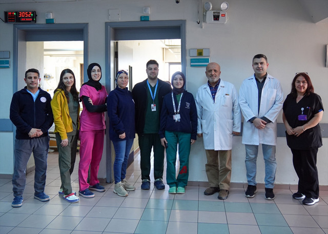 90 yaşındaki hastanın karnından yaklaşık 11 kilogramlık tümör çıkarıldı - Resim: 1