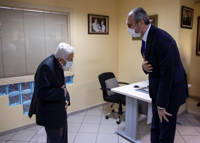 Adalet Bakanı Abdülhamit Gül'den Recai Kutan'a ziyaret! - Resim: 1