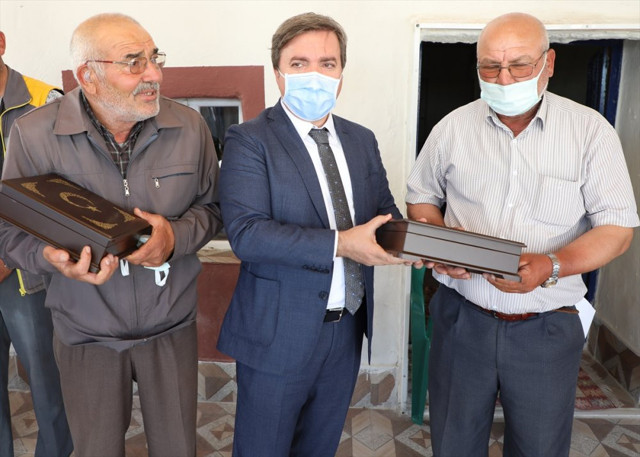 Aksaray Valisi 30 yıldır küs olan iki kardeşi barıştırdı hüngür hüngür ağladı - Resim: 2