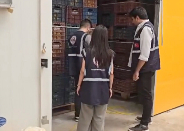 Mersin'de Hal Kayıt Sistemi'ne bildirilmeyen 380 ton limon tespit edildi - Resim: 1