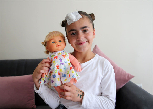 Açtığı pankartla Cumhurbaşkanı Erdoğan'dan yardım isteyen Ada, İstanbul'da tedavi edilecek - Resim: 1