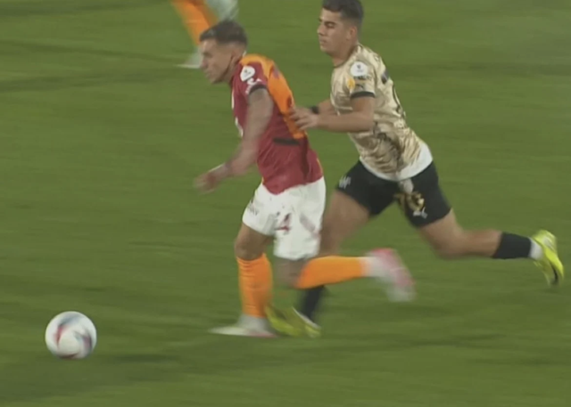 Bodrumspor-Galatasaray maçında kırmızı kart gören Ege Bilsel, 4 yıl önceki paylaşımıyla gündem oldu! - Resim: 1