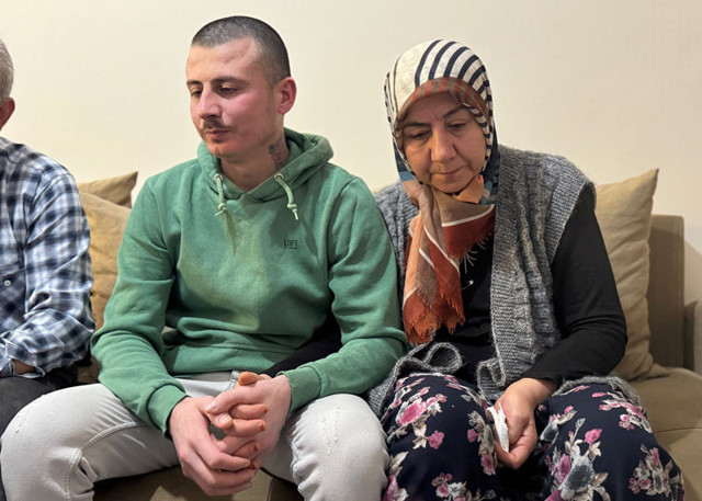 Suriye'de esir tutulan Manisalı genç ailesine kavuştu: 45 kişilik koğuşta 95 kişi vardı - Resim: 0