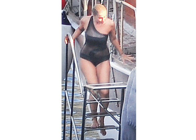 Sıla ve Ahmet Kural çifti tatilde öpmeye doyamadılar - Resim: 4