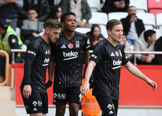 Beşiktaş Antalyaspor'u yenerek Ziraat Türkiye Kupası'nda çeyrek finale yükseldi - Resim: 2