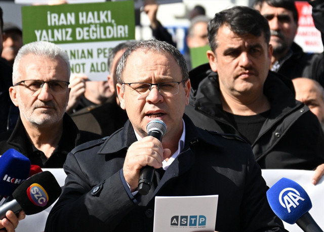 Ankara'da ABD ve İsrail'in İran'a yönelik saldırıları protesto edildi - Resim: 0