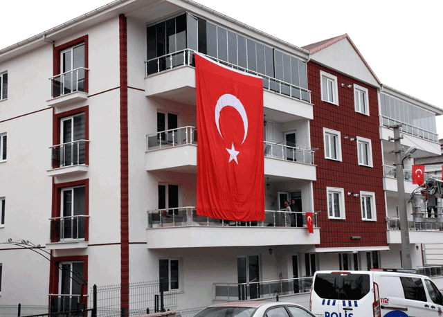 Helikopterin düşmesi sonucu şehit olan askerlerimizin kimlikleri  - Resim: 1