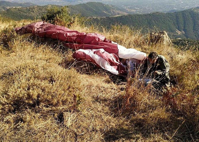 İzmirli iş adamı paraşütünün kapanması nedeniyle düşerek hayatını kaybetti - Resim: 2