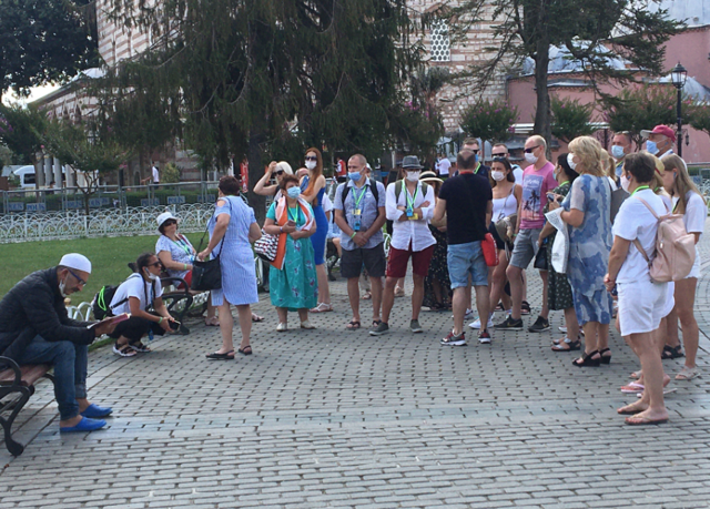 Ayasofya’da yerli ve yabancı turist yoğunluğu - Resim: 1