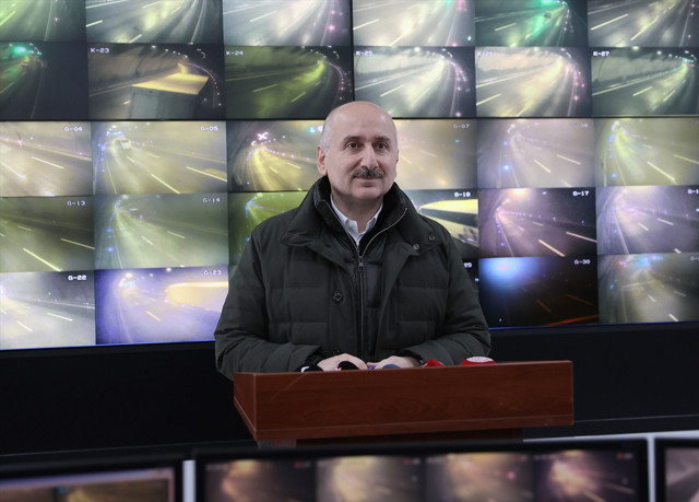 Bakan Adil Karaismailoğlu'ndan yol durumu açıklaması: Türkiye genelinde trafiğimiz açıktır - Resim: 0