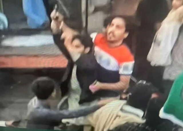 Pakistan eski Başbakanı İmran Han'a suikast girişimi - Resim: 1