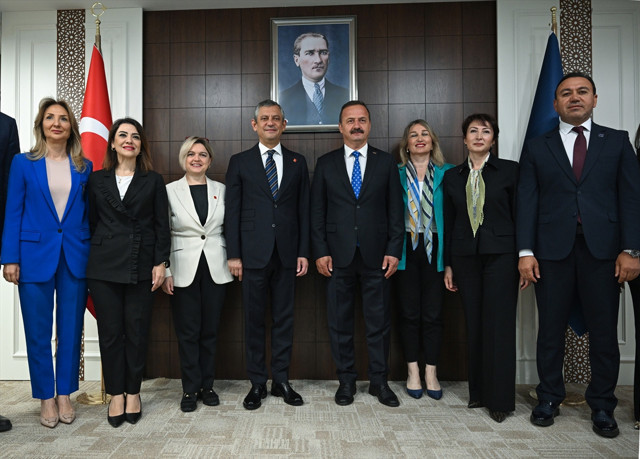 CHP lideri Özgür Özel'den grev açıklaması: Kimse işçiye laf söylememizi beklemesin ama... - Resim: 0