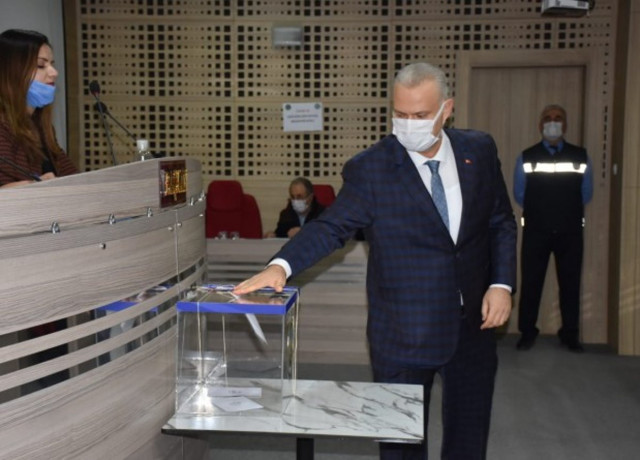 Menemen Belediyesi'nde Başkanvekili AK Parti'li Pehlivan oldu kurayla belirlendi - Resim: 0
