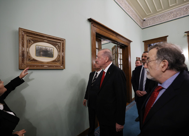 Atatürk'ün fotoğrafını gören Erdoğan, bir anda Murat Bardakçı'ya döndü: Hala konuşuyorlar ya! - Resim: 0