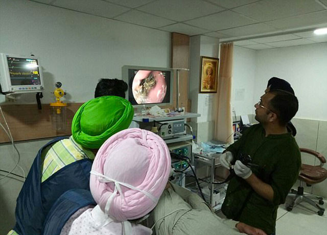 Karın ağrısı nedeniyle hastaneye kaldırıldı içinden bakın ne çıktı - Resim: 1