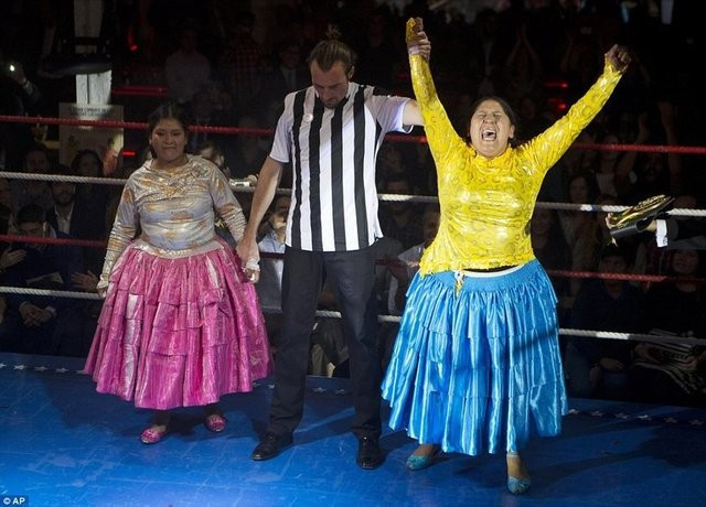 Her şey uluorta oluyor! Kadın ve erkekler... - Resim: 4