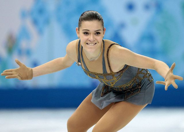 Olimpiyat şampiyonu Rus patenci falcıya servet kaptırdı - Resim: 4