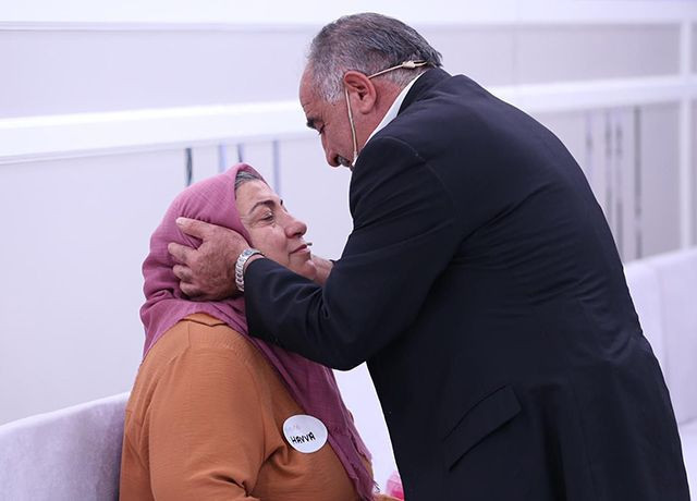 Yeşilçam filmlerini aratmayacak aşk hikayesi! 38 yıllık ilk aşkına Esra Erol'da kavuştu - Resim: 4