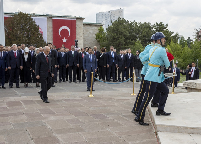 28. Yasama Dönemi başladı! Meclis'te ilk oturumu Devlet Bahçeli yönetti: Milletvekilleri tek tek yemin etti - Resim: 0