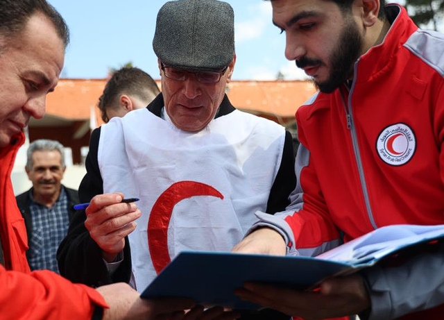 Dede ile torunları 10 yıl sonra kavuştu! Sınır hattında gözyaşları sel oldu - Resim: 0