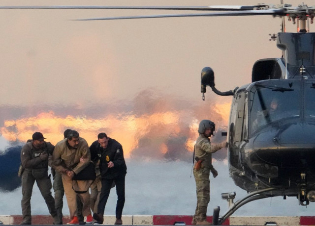 ABD'de Maduro mahkemeye götürüldü! Sekerek yürümesi dikkat çekti - Resim: 0