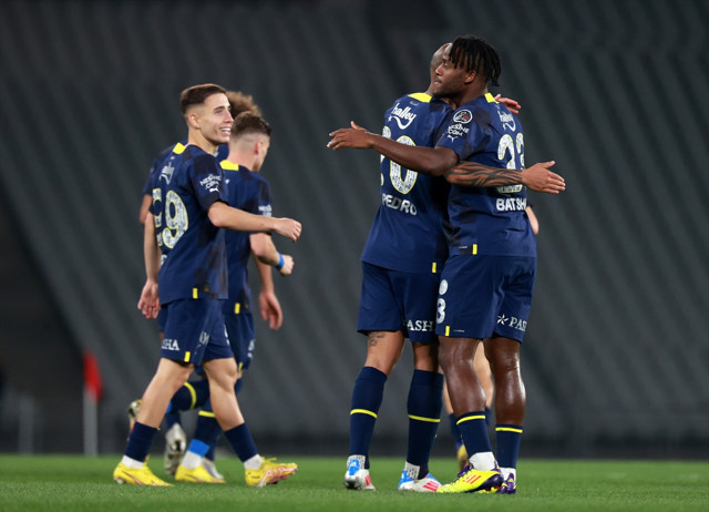 Fenerbahçe, İstanbulspor'a gol olup yağdı! Kanarya seriye bağladı - Resim: 1