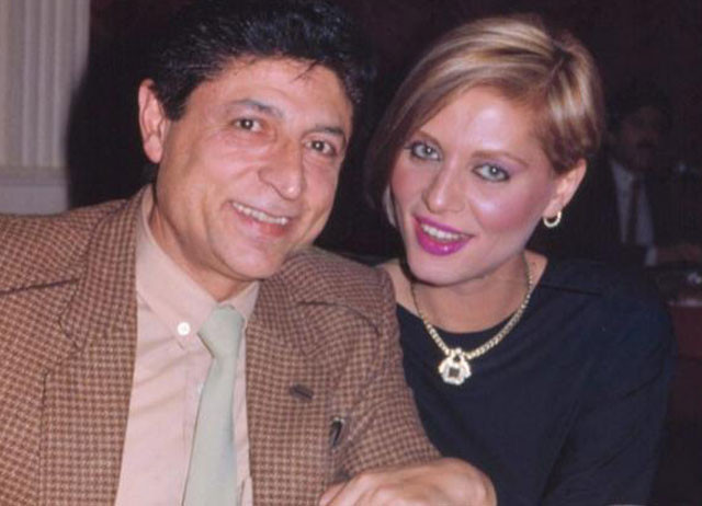 Müşerref Akay canlı yayında o siyasetçiye öpücük yolladı!  - Resim: 2