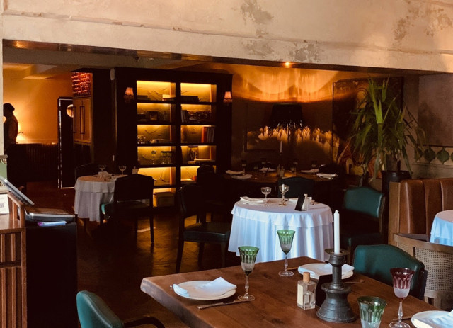 Kütüphane eğlence mekanı nerede? Ünlülerin gizli mekanı sahibini tanımayan... - Resim: 1