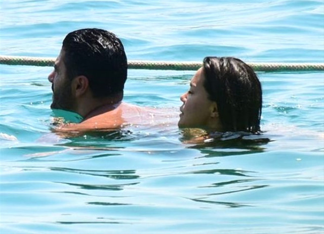 Uğur Akkuş Ebru Şallı'ya imam nikahı mı kıydı! - Resim: 3