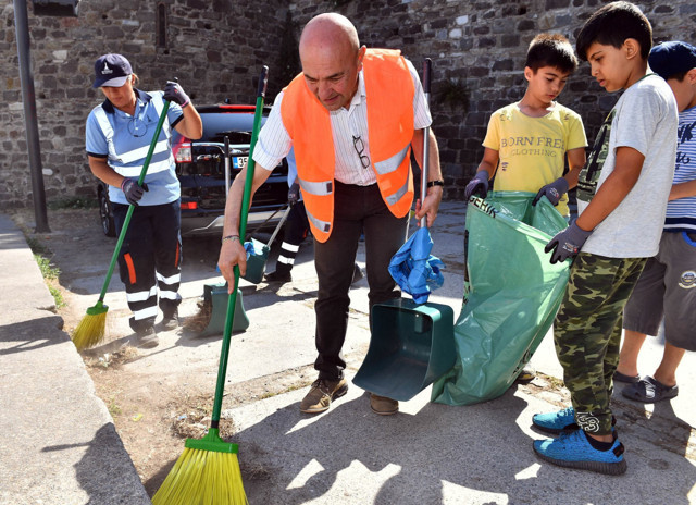 Başkan Tunç Soyer'den Kadifekale sakinlerine müjdeler - Resim: 0