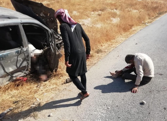 YPG/PKK Gandura-Münbiç otoyolunda füzeyle sivilleri vurdu: 2 ölü - Resim: 0