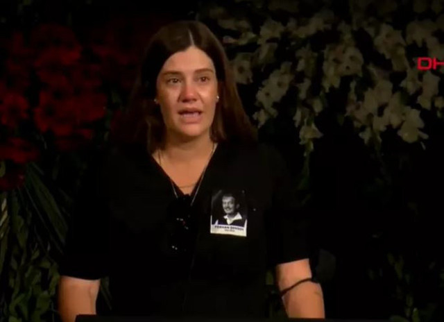 Ferhan Şensoy son yolculuğuna uğurlandı. Kızları gözyaşlarına boğuldu - Resim: 10