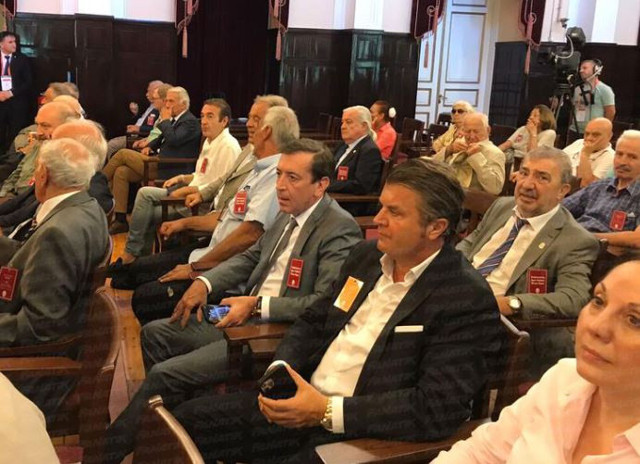 Galatasaray divan kurulu toplantısında dikkat çeken isim - Resim: 0