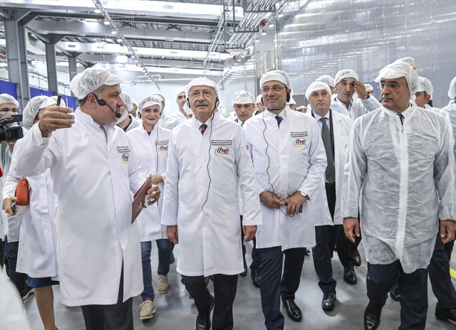 Halk ekmek fabrikası açılışında dikkat çeken anlar! İmamoğlu ekmeğini bölüp Kılıçdaroğlu ile paylaştı - Resim: 1