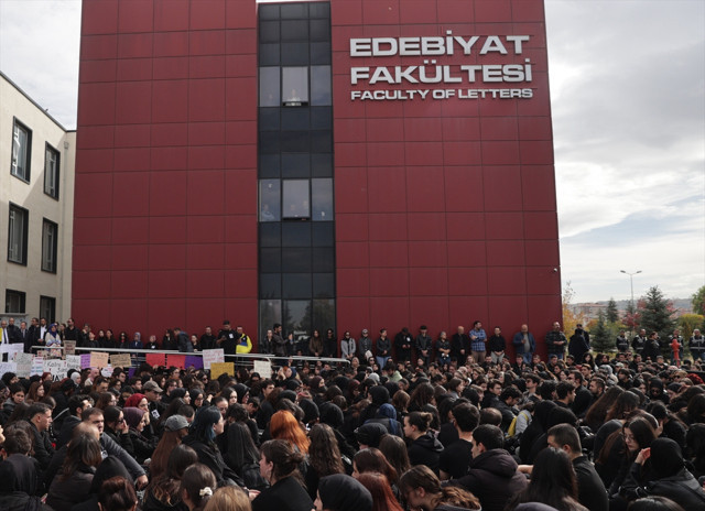 Kayseri'de eski eşi tarafından öldürülen üniversite öğrencisi kadının cenazesi defnedildi - Resim: 2