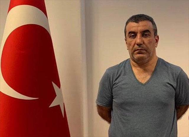 MİT FETÖ'nün Meksika imamı Osman Karaca'yı yurt dışında paketleyip getirdi - Resim: 0