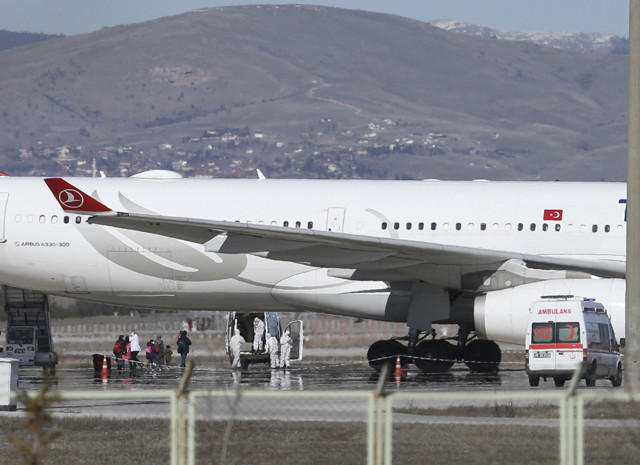 Esenboğa Havalimanı'nda koronavirüs paniği! İran'dan gelen Türkler karantinada - Resim: 0